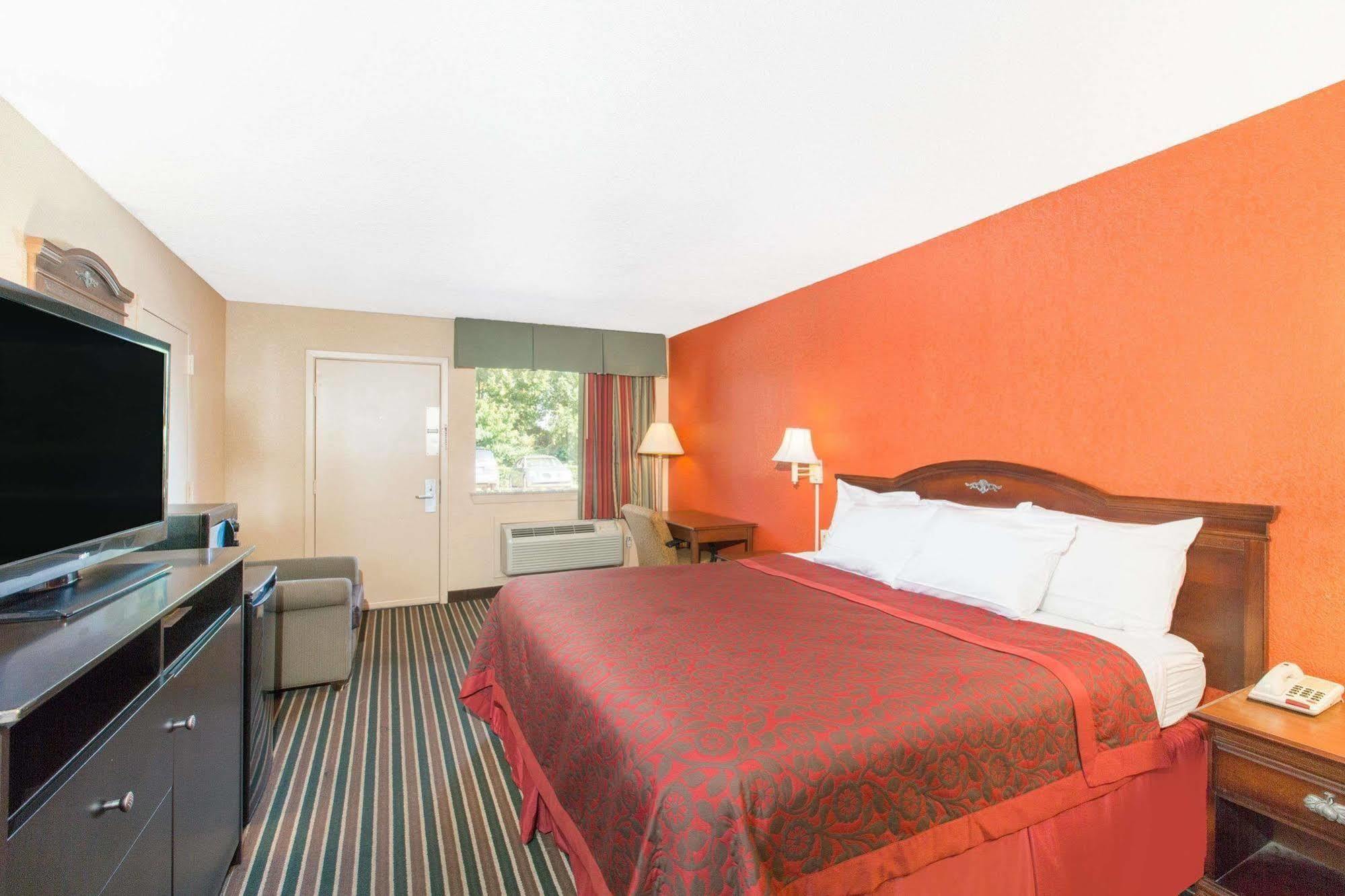 Days Inn By Wyndham Tupelo Eksteriør billede