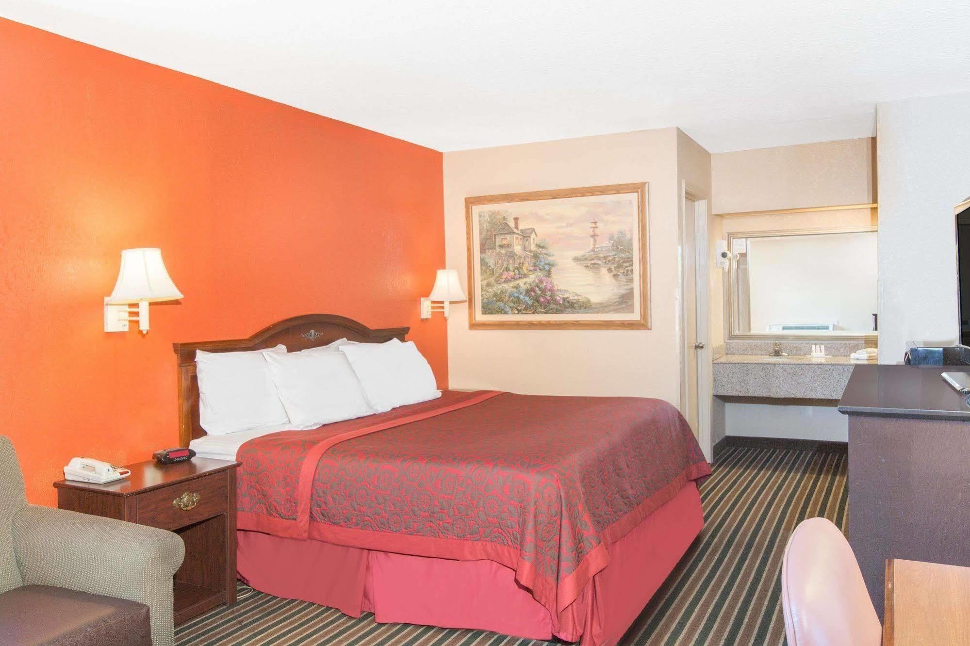 Days Inn By Wyndham Tupelo Eksteriør billede